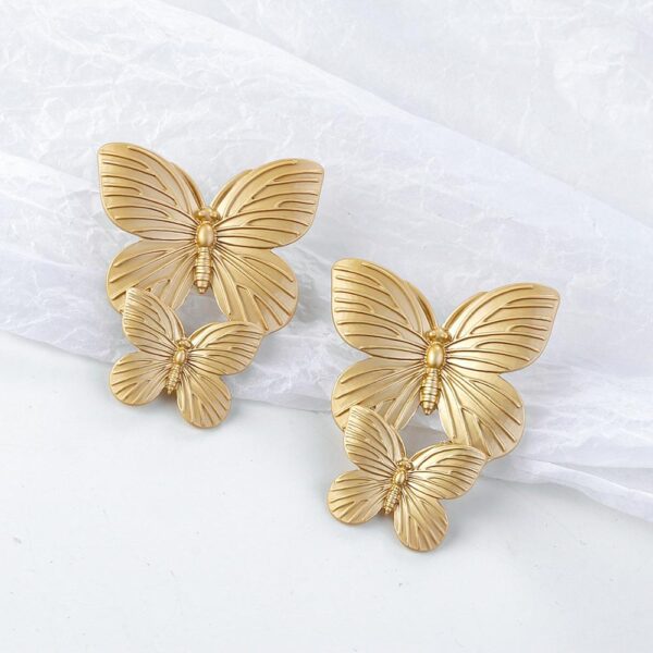 Trendy Gold Stud Earring