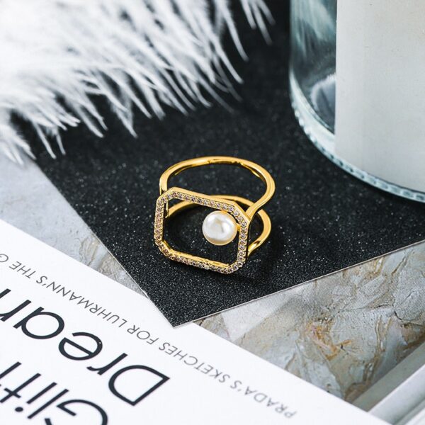 Pearl Geometric Rings